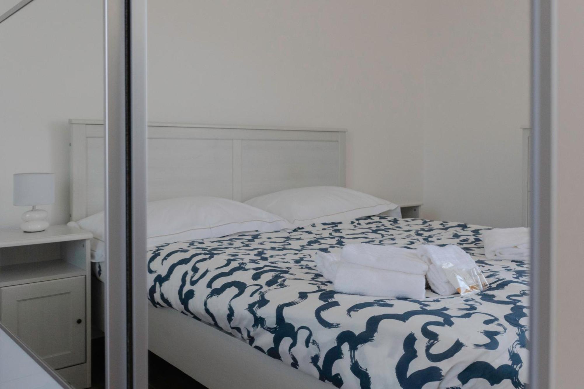 Sunrise Waterfront - Central Apartment With Sea View Balcony - Molfetta Exterior photo